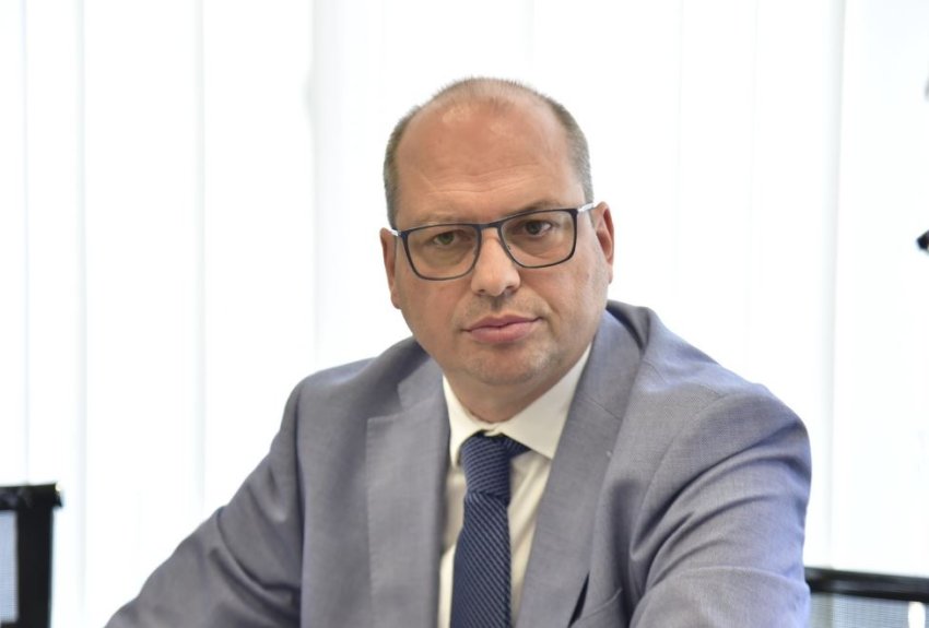 Vdekja e të paraburgosurit në burgun e Hajvalisë/ Shkarkohet drejtori i Psikiatrisë, vjen reagimi i tij 2 vdekja e te paraburgosurit ne burgun e hajvalise shkarkohet drejtori i psikiatrise vjen reagimi i tij 68cd40e20feca