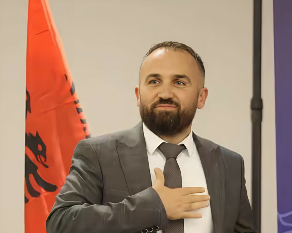 Haqim Ramadani me porosi për Apasievin: “Kthehem nesër nga Zvicra, dil e më arresto, po të duash edhe më vrit” 2 InShot 20251025 220412010