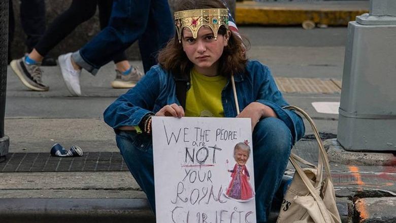 a po sundon trump si nje mbret 6903a9cd825f9