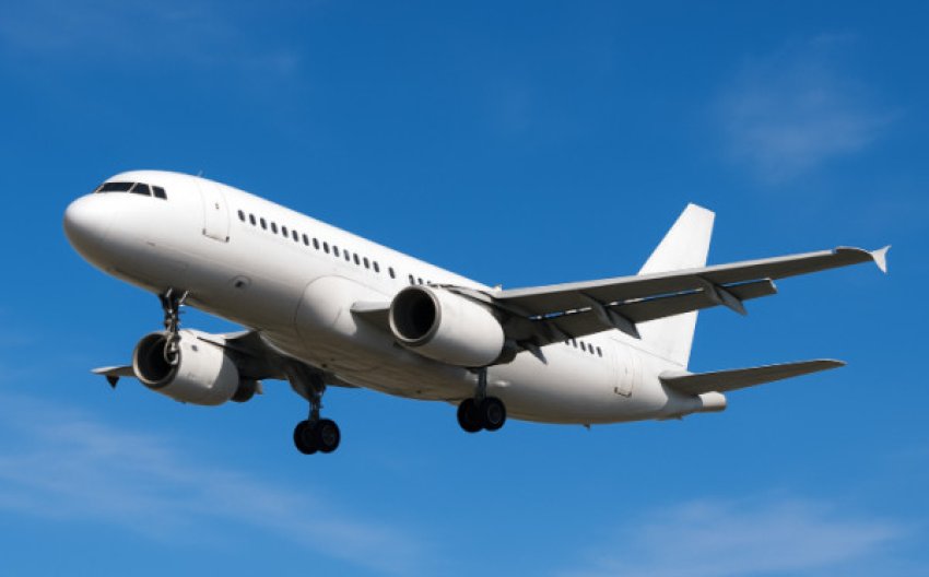 aeroplani me 12 persona ne bord rrezohet prane bregdetit te kenias 6900905389ec3