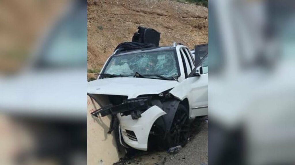 aksident i rende ne aksin rrugor kardhiq delvine drejtuesi humb kontrollin dhe del nga rruga dy te plagosur 68f0f6294b1b1