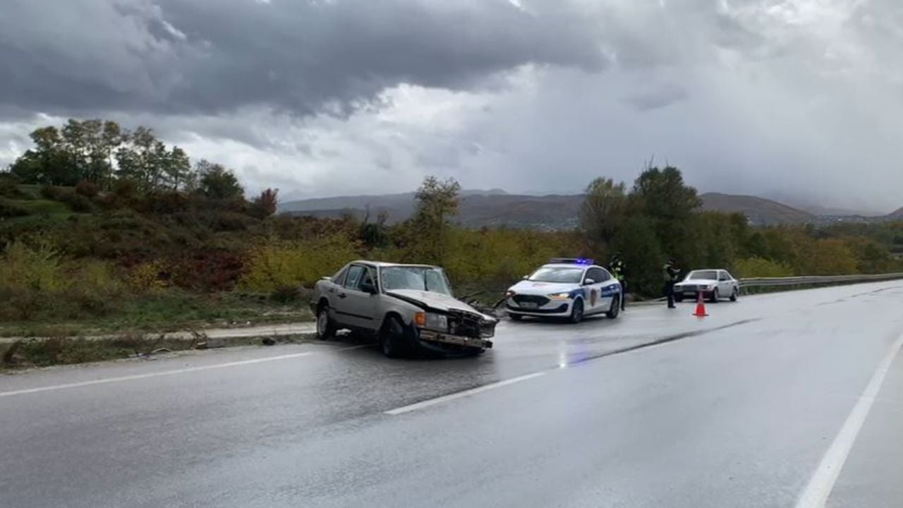 aksident rrugor ne aksin bulqize maqellare perplasen dy makina 5 te plagosur 68fe252404acb