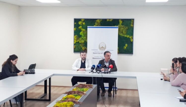 Aliu: Drejtor i ri i Klinikës së Neurologjisë emërohet Dr. Jovan Bozhinovski, specialist neurolog dhe asistent në Fakultetin e Mjekësisë në Shkup 2 aliu drejtor i ri i klinikes se neurologjise emerohet dr jovan bozhinovski specialist neurolog dhe asistent ne fakultetin e mjekesise ne shkup 68ecfe96efca2