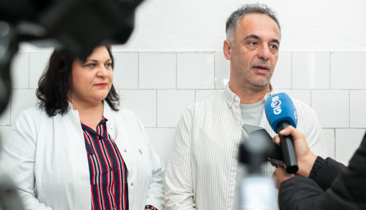 Aliu: Kemi siguruar numrin më të madh të vaksinave kundër gripit sezonal – deri më tani janë paraqitur rreth 49 mijë qytetarë 2 aliu kemi siguruar numrin me te madh te vaksinave kunder gripit sezonal deri me tani jane paraqitur rreth 49 mije qytetare 68f20c501ad5b