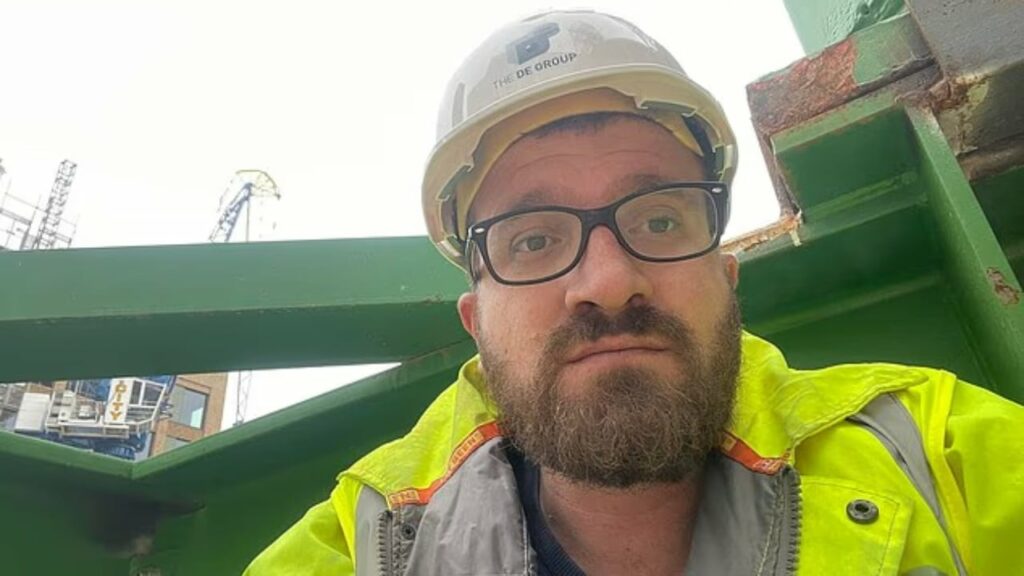 Angli/ Shqiptari nga Kosova “baba” i 13 fëmijëve. Zbulohet metoda si i fuste në Britaninë e Madhe. Mori dënim me burg 3 angli shqiptari nga kosova baba i 13 femijeve zbulohet metoda si i fuste ne britanine e madhe mori denim me burg 68eff9075fb3d