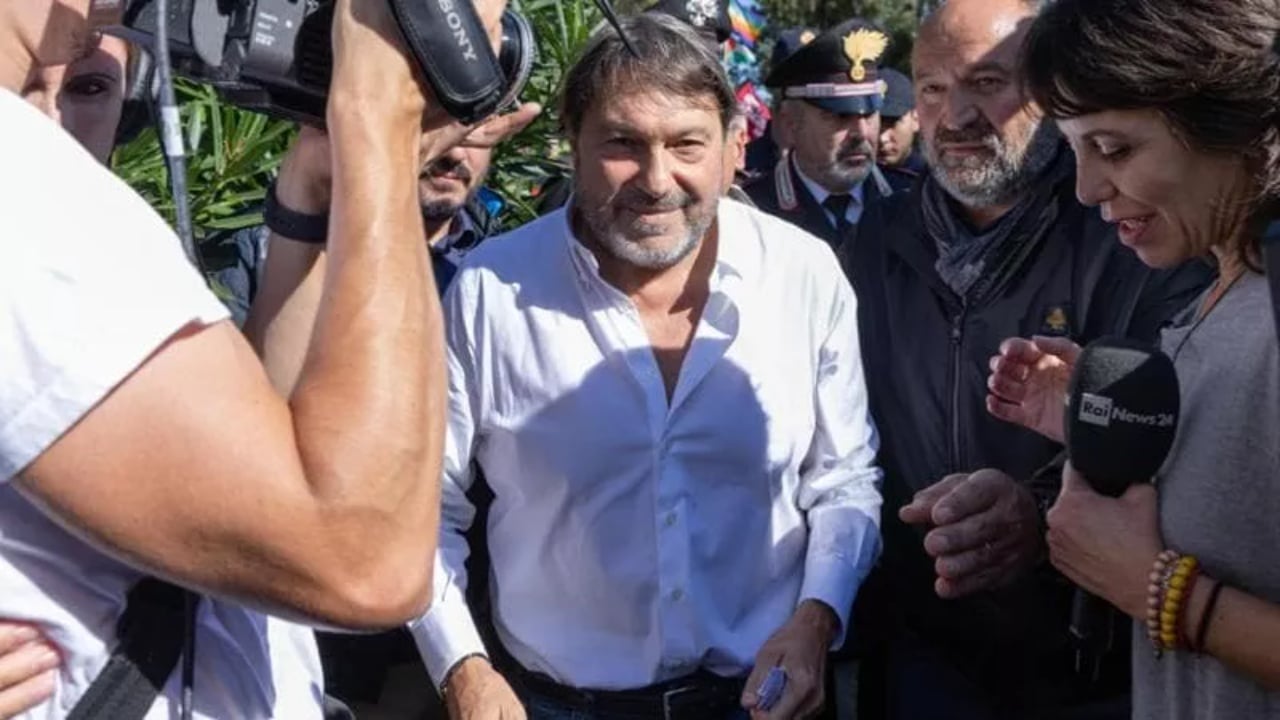 Atentati ndaj gazetarit Sigfrido Ranucci, ‘La Repubblica’ flet për një pistë shqiptare: Policia po heton sipërmarrësin nga Vlora që jeton në SHBA 1 atentati ndaj gazetarit sigfrido ranucci la repubblica flet per nje piste shqiptare policia po heton sipermarresin nga vlora qe jeton ne shba 68f7e4256bab4