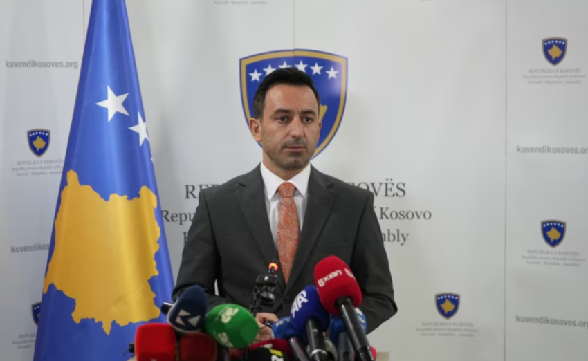 basha nuk gjeta mirekuptim per te shtyre perpara ceshtjen e tri