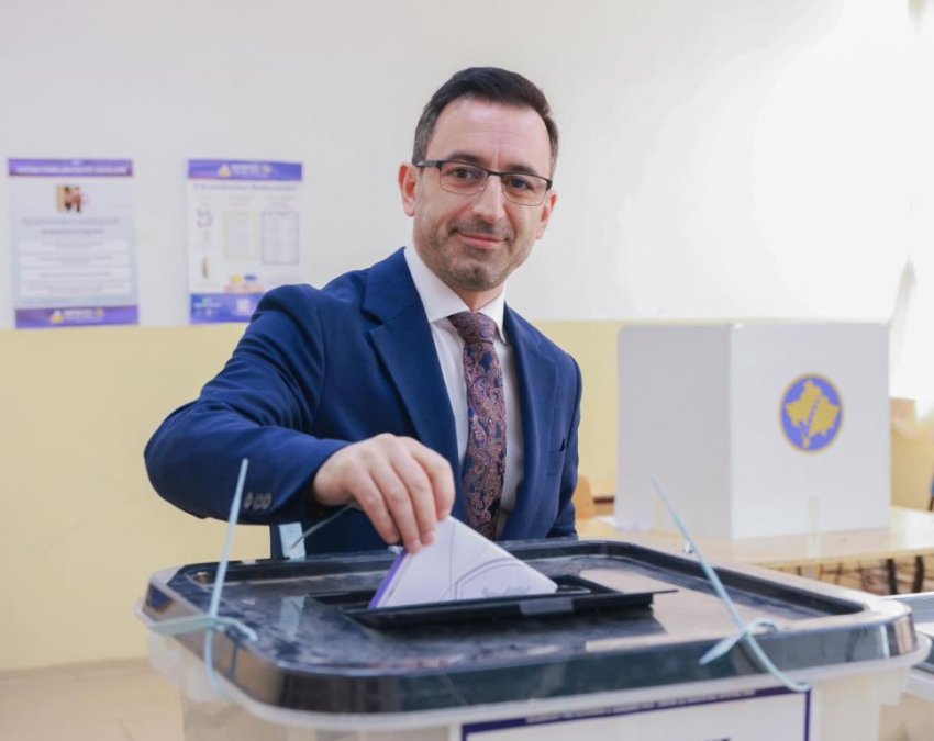 basha viziton anetaret e aksidentuar te kqz se u ofron mbeshtetje 68f3ece1d082c