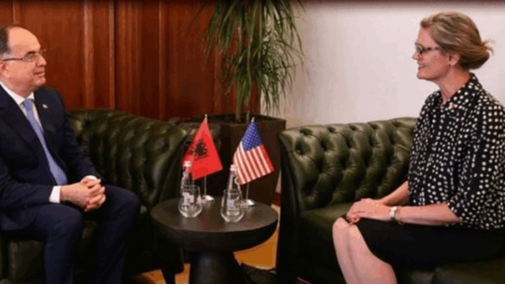 Begaj takon të Ngarkuarën me Punë të SHBA, Nancy VanHorn 3 begaj takon te ngarkuaren me pune te shba nancy vanhorn 68dcfc940d8dc