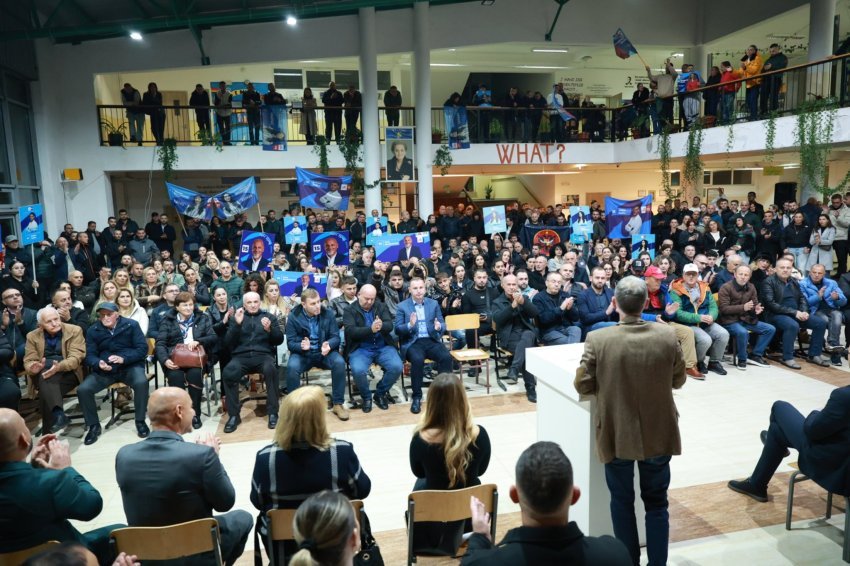 Besnik Osmani në Fushë Kosovë: Prezantuam zotimet dhe kandidatet që do ta përfaqësojnë me dinjitet komunitetin 3 besnik osmani ne fushe kosove prezantuam zotimet dhe kandidatet qe do ta perfaqesojne me dinjitet komunitetin 68e02e4f4468b