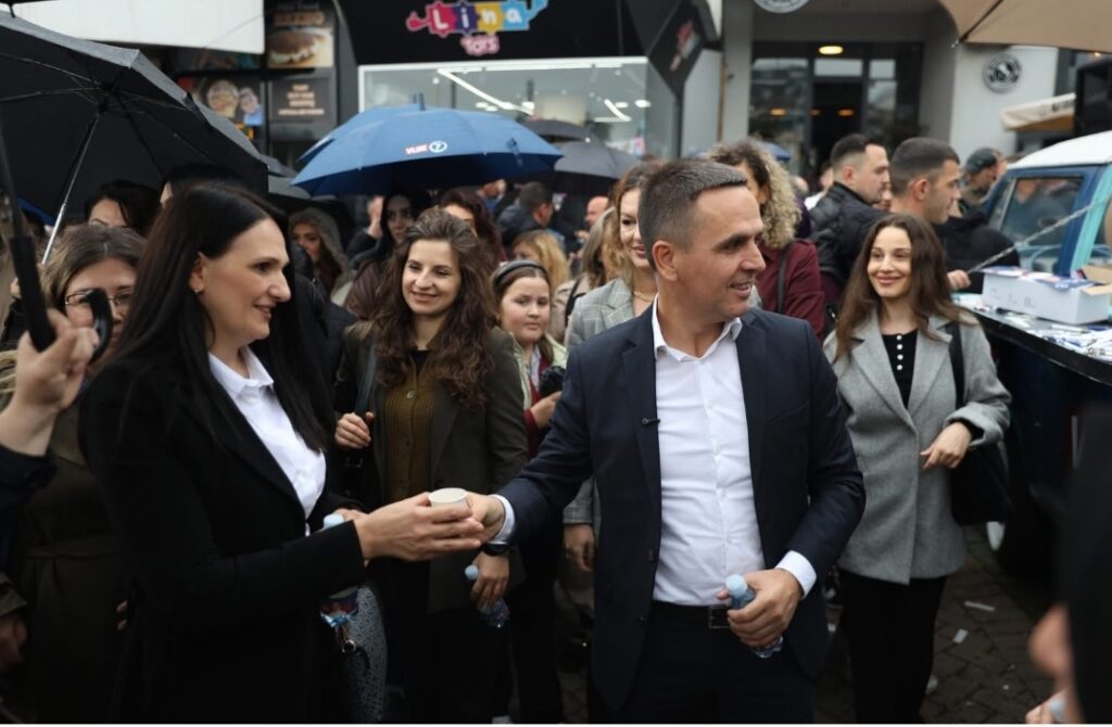 Bilall Kasami: Më 2 nëntor presim përkrahje edhe më të madhe për zhvillimin e Tetovës 2 bilall kasami me 2 nentor presim perkrahje edhe me te madhe per zhvillimin e tetoves 68f8f8d25f63d