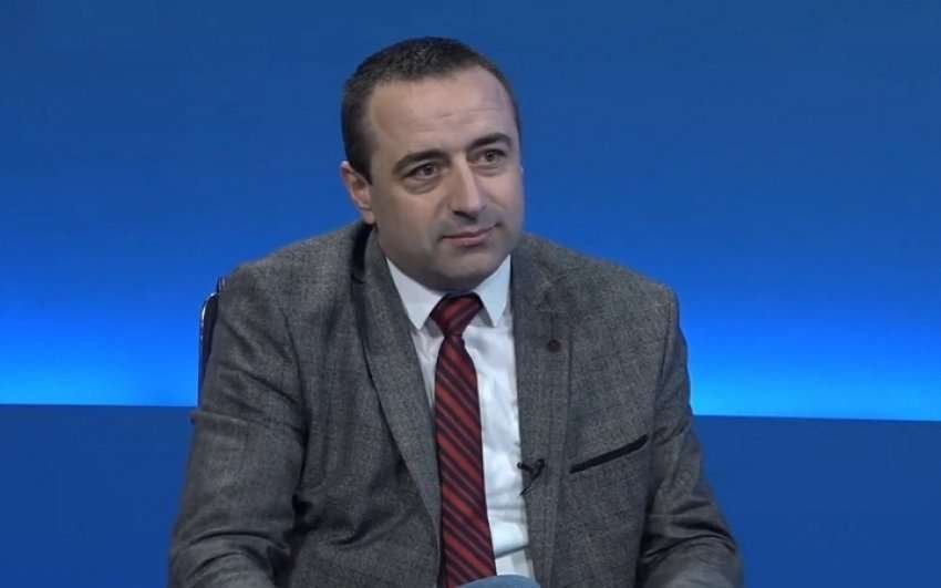 bora e pare gazmend halilaj ti besosh ketyre mediave eshte njesoj si ti besosh pafajesise se hashimit 68e026611e547