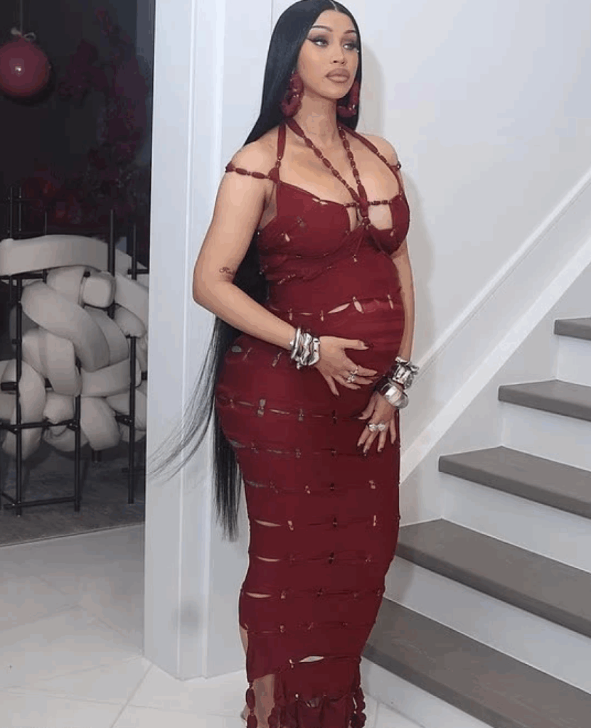 cardi b nxjerr ne pah barkun e shtatzenise ne festen luksoze te 33 vjetorit 68edcef44138a