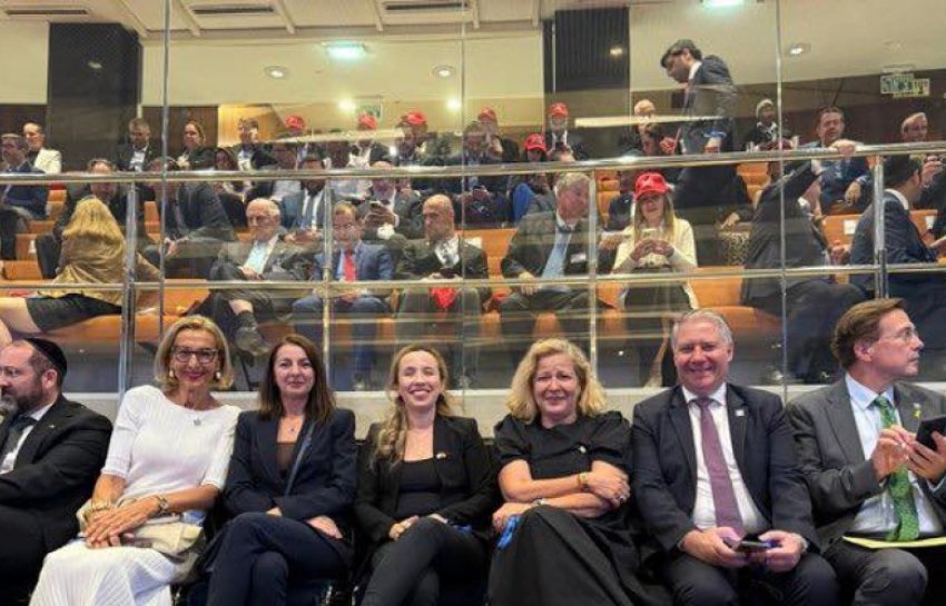 Diplomatja e Kosovës pjesëmarrëse gjatë fjalimit të Trumpit në Izrael 3 diplomatja e kosoves pjesemarrese gjate fjalimit te trumpit ne izrael 68ee3662c4bc5