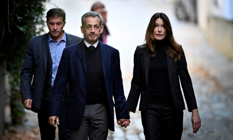 dore per dore me carla brunin dhe mes duartrokitjeve sarkozy niset drejt burgut 68f75bd7c7d71