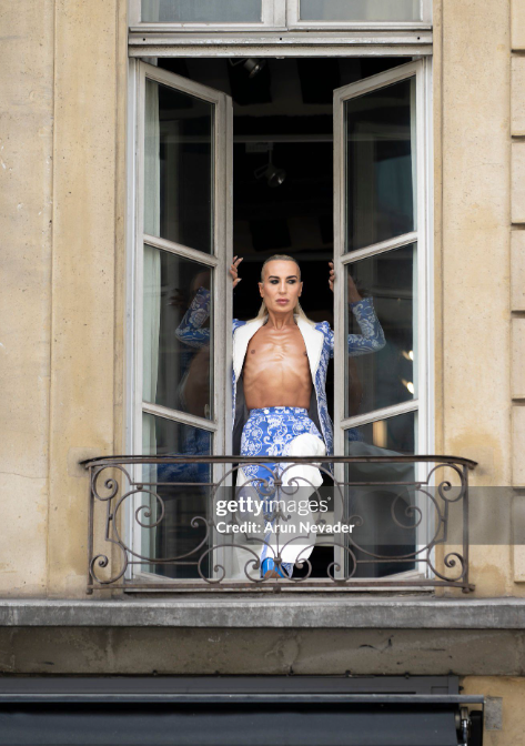 Elton Ilirjani në 5 pasarela të Paris Fashion Week SS 2026 3 elton ilirjani ne 5 pasarela te paris fashion week ss 2026 68e912542058f