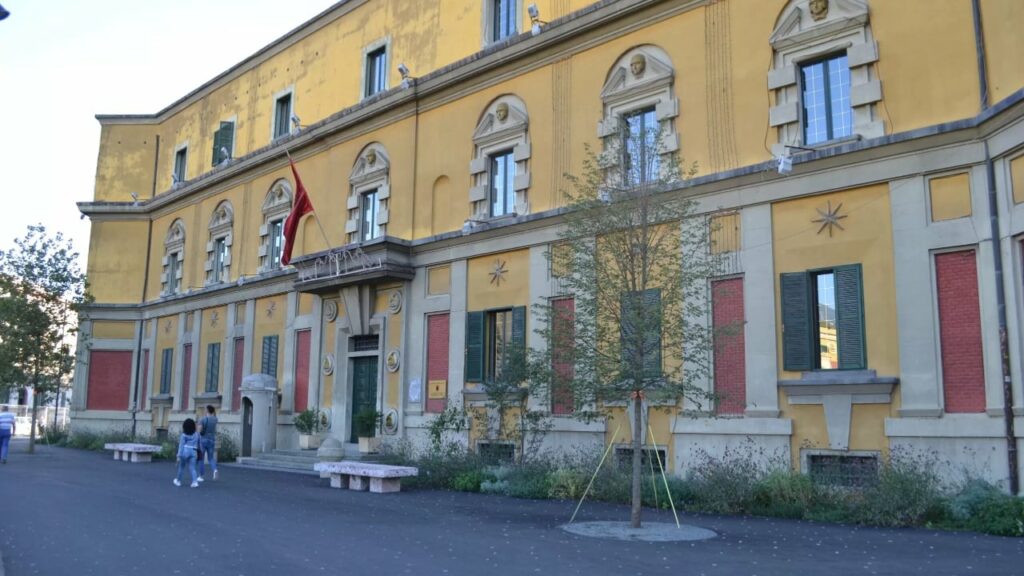 Emrat/ Hetimi i nisur në kohën e LSI, kush janë 20 zyrtarët e Ministrisë së Bujqësisë që u dërguan për gjykim nga Prokuroria e Tiranës 2 emrat hetimi i nisur ne kohen e lsi kush jane 20 zyrtaret e ministrise se bujqesise qe u derguan per gjykim nga prokuroria e tiranes 68f4ce8357f30