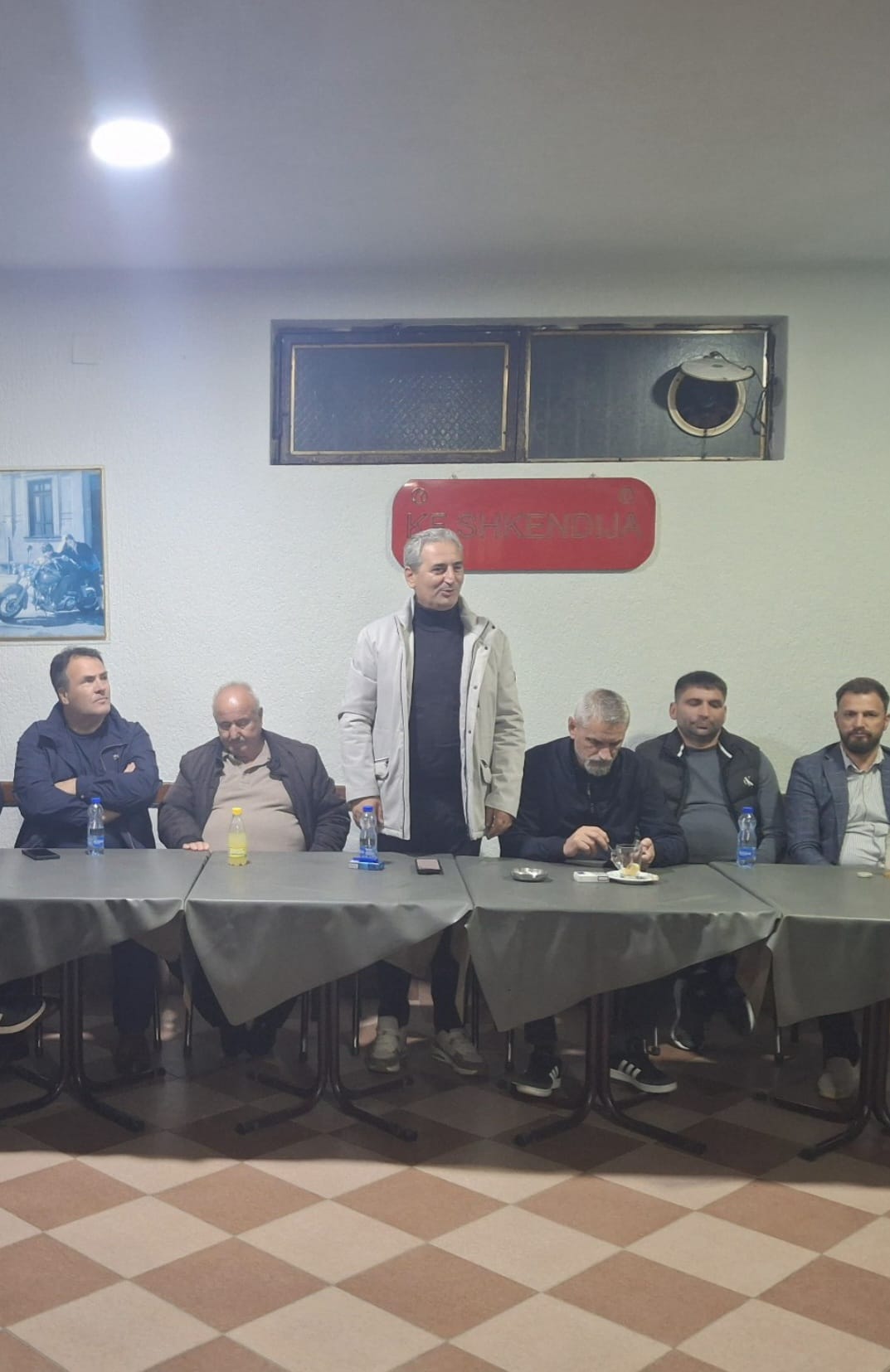 Feti Abazi: Shpalos 7 projekte, për fshatin Kallnik 1 feti abazi shpalos 7 projekte per fshatin kallnik 68e2dc6d0f88a