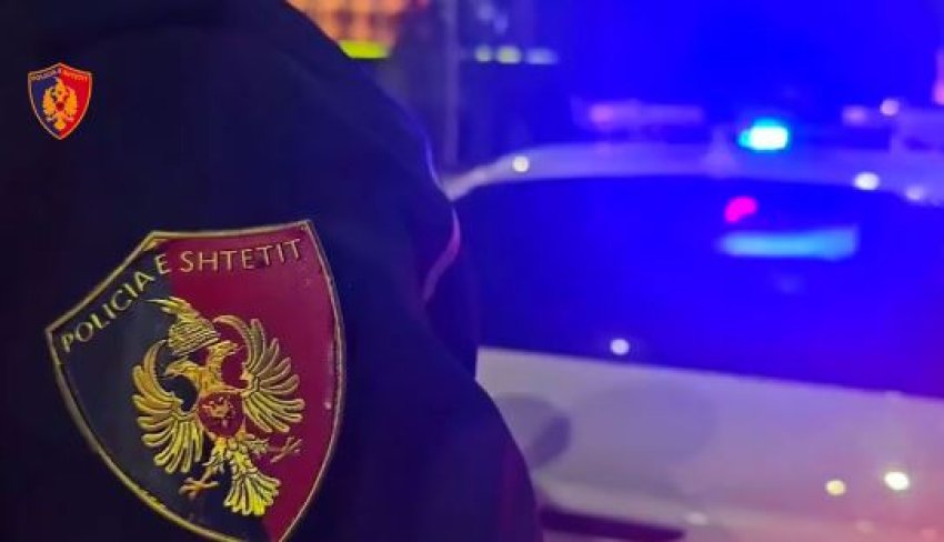 Gjendet i vdekur brenda makinës së parkuar një person në autostradën Vlorë-Fier 2 gjendet i vdekur brenda makines se parkuar nje person ne autostraden vlore fier 68f12d55f2869