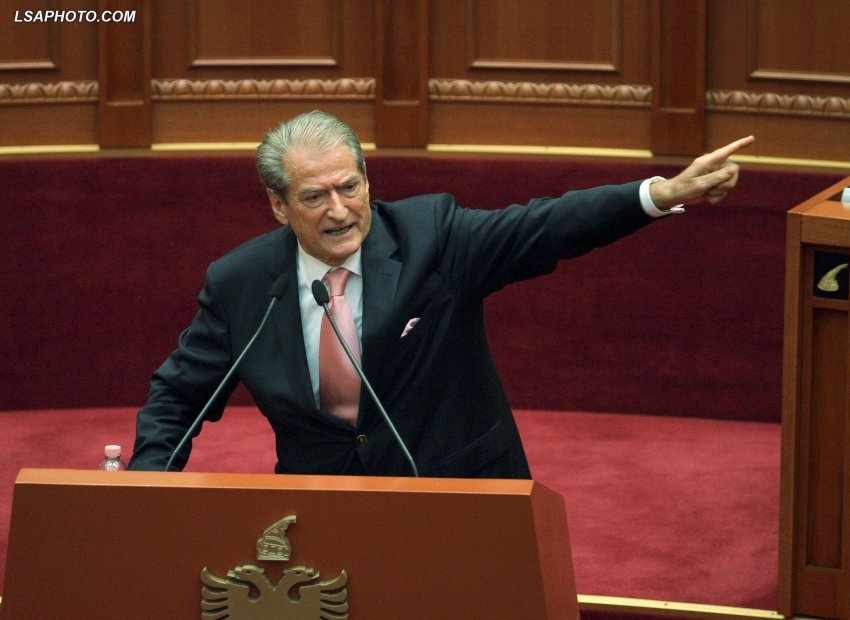 gjenocidi serb berisha me tone te forta nga kuvendi ata qe shkelin mbi gjakun e sakrifices skane gjak shqiptari kreu juaj argat i vucic 68f0bcd9b7431