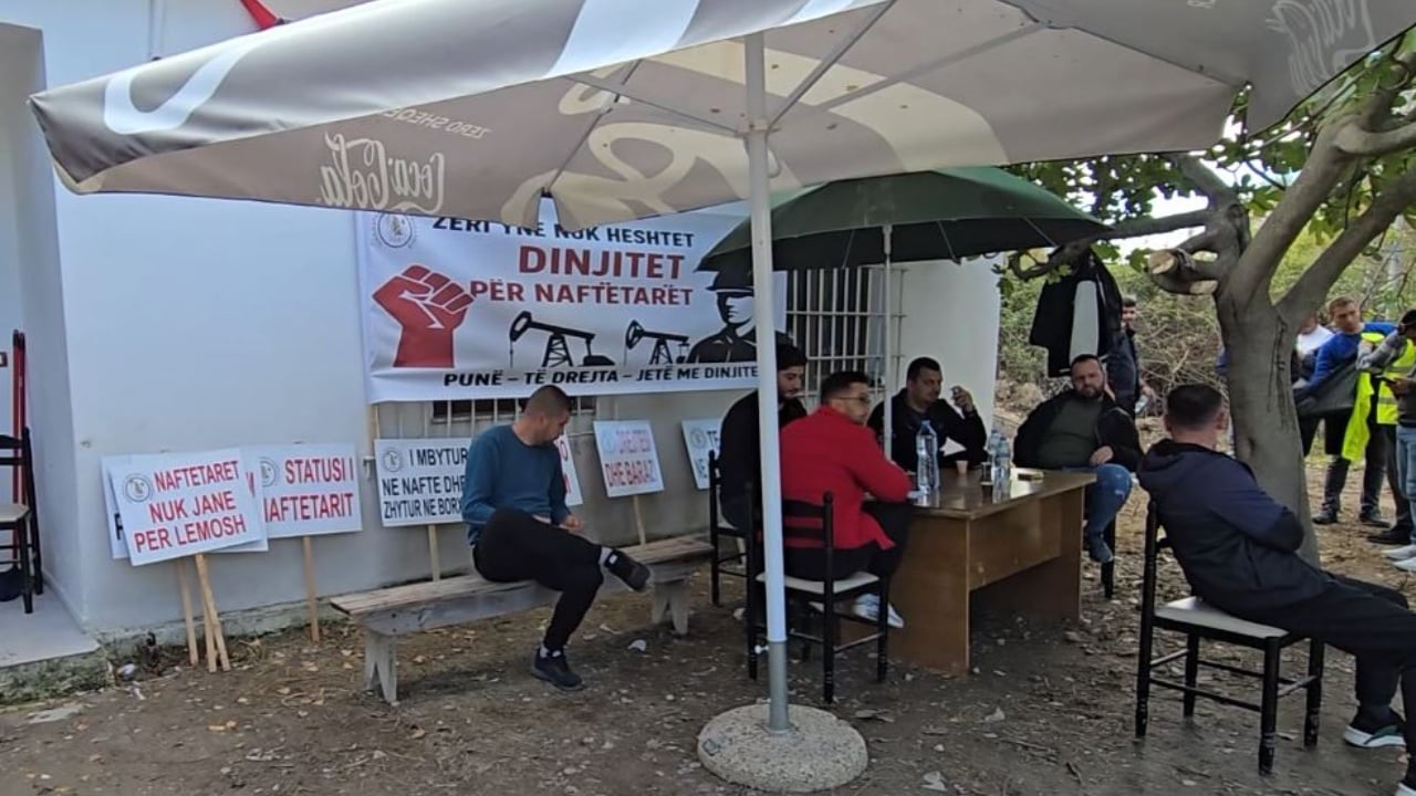 greva e urise e naftetareve punonjesit e bankers protestojne per paga diskriminuese dhe trajtim jo dinjitoz 68faa1290be15