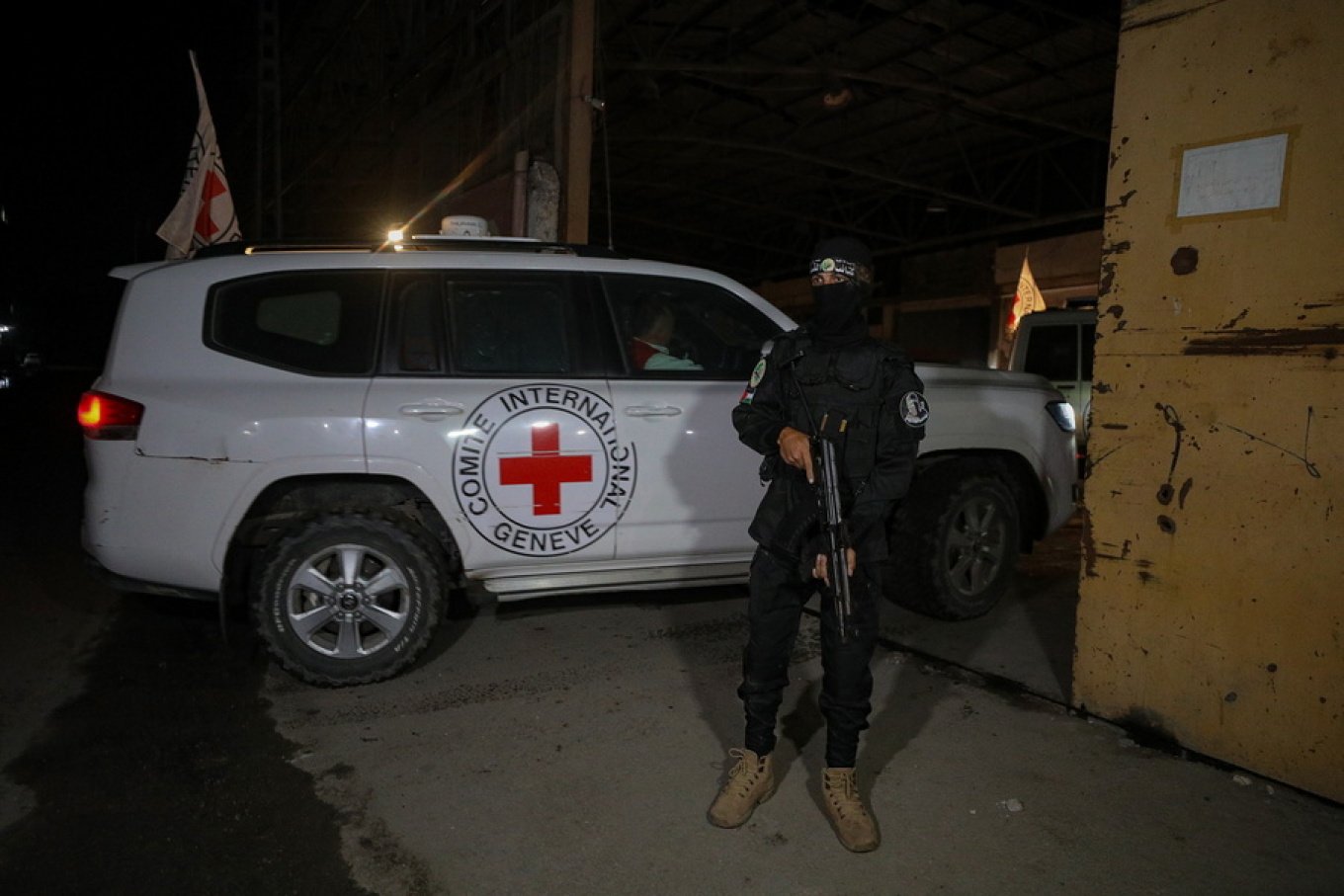 hamasi dorezoi eshtrat qe nuk i perkisnin pengjeve te mbetur netanyahu shkelje e armepushimit do te pergjigjemi 6900ca52352d1