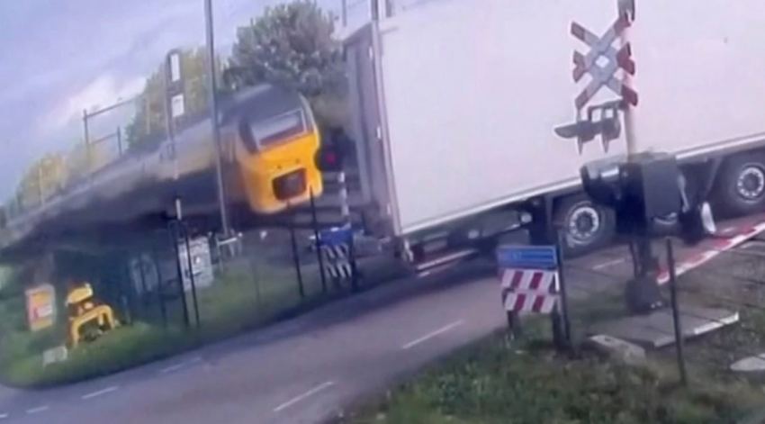 holande treni perplaset me kamionin pamje dramatike 69051173ae62a