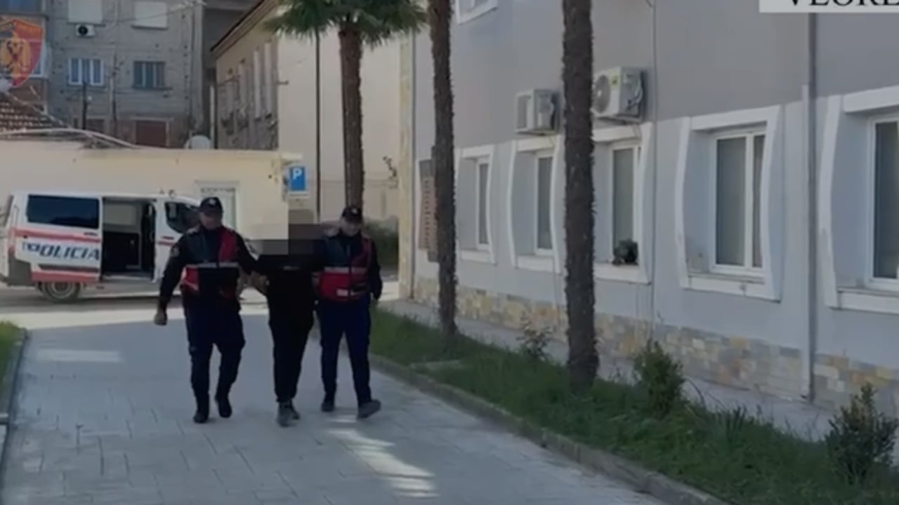 I dënuar nga Italia me 10 vite burg, kapet në Vlorë 38-vjeçari i shpallur në kërkim ndërkombëtar për drogë 1 i denuar nga italia me 10 vite burg kapet ne vlore 38 vjecari i shpallur ne kerkim nderkombetar per droge 68e8f1045e69f