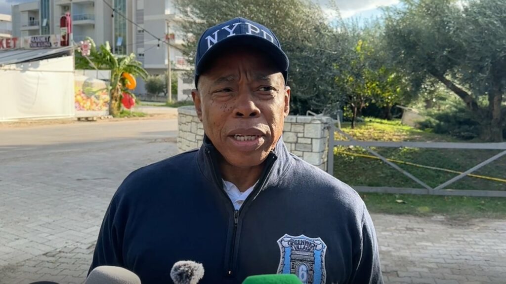 I kishte premtuar Edi Ramë-s se do ta vizitonte Shqipërinë, kryebashkiaku i New York-ut: Një vend i mrekullueshëm me njerëz miqësorë 5 i kishte premtuar edi rame s se do ta vizitonte shqiperine kryebashkiaku i new york ut nje vend i mrekullueshem me njerez miqesore 68e550e5183ba