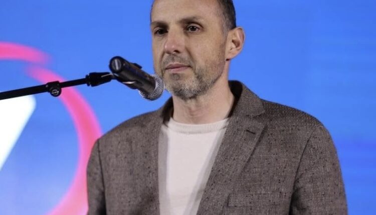 ibrahimi ardhja e zotit qyra ne krye te qytetit te struges eshte ardhje e dikujt qe i jep struges 68f012b132248