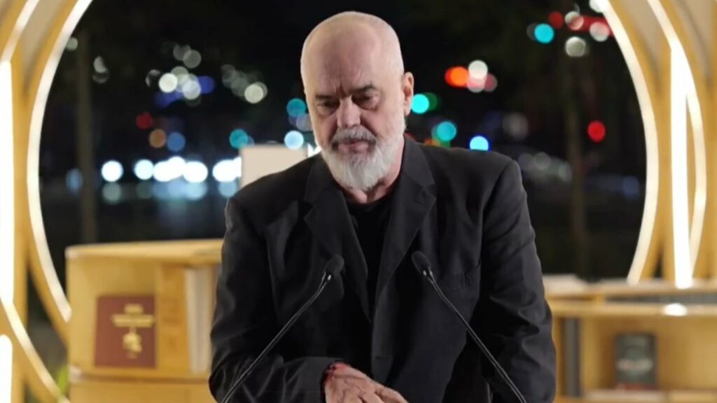 Inaugurohet “Tirana Moons”, Rama:Sa herë mblidhen arkitektët, Shqipëria luan ndeshje 3 inaugurohet tirana moons ramasa here mblidhen arkitektet shqiperia luan ndeshje 68eab834be810