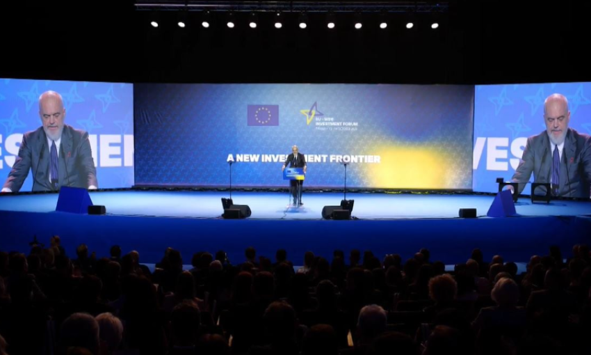 Incidenti gjatë fjalës së Ramës në Forumin e Investimeve, batuta e kryeministrit shkakton të qeshura 2 incidenti gjate fjales se rames ne forumin e investimeve batuta e kryeministrit shkakton te qeshura 68ece474a5fb3