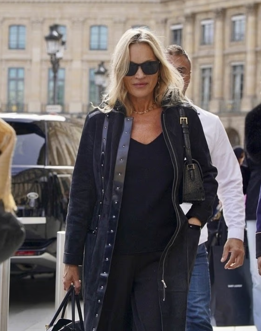 kate moss shfaqet me nje stil te rafinuar ne paris ne shoqerine e vajzes se saj lila 68dfbefe089b0