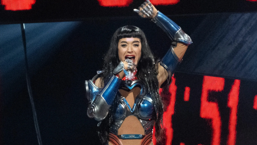 Katy Perry “thyen heshtjen” për romancën me Justin Trudeau gjatë koncertit në Londër 2 katy perry thyen heshtjen per romancen me justin trudeau gjate koncertit ne londer 68ee77b3c5847