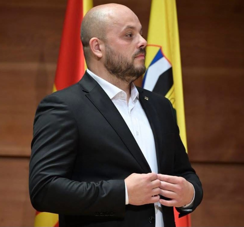 kryetari i butelit kostovski i con selam hoxhes se xhamise se butelit 68f26157e2a34