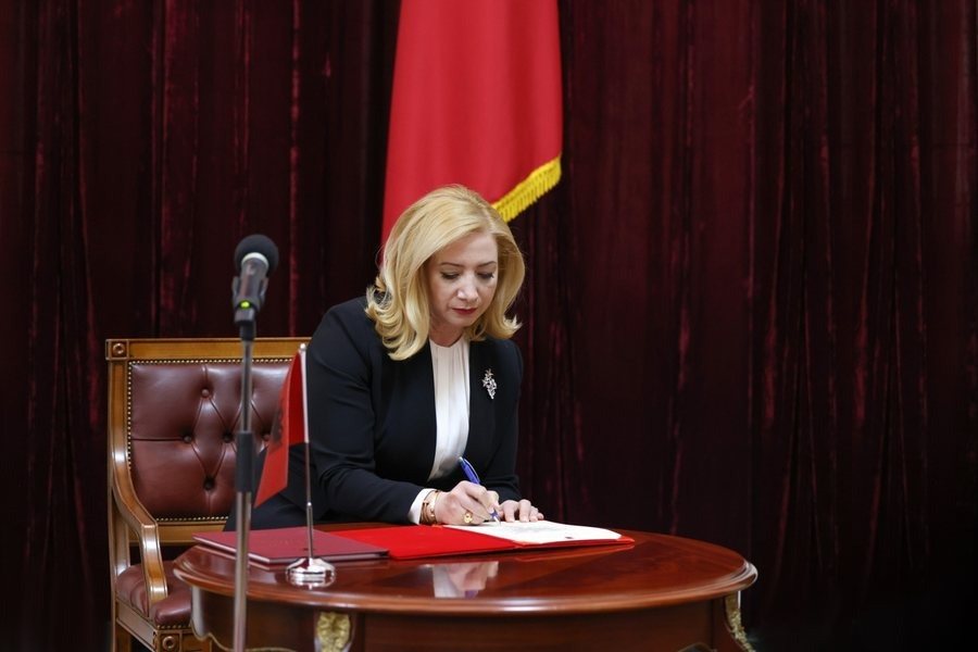 Kryetarja e Kushtetueses:Një gjykatë që nuk guxon, është thjesht dekor institucional 2 kryetarja e kushtetuesesnje gjykate qe nuk guxon eshte thjesht dekor institucional 68f6415525ba5