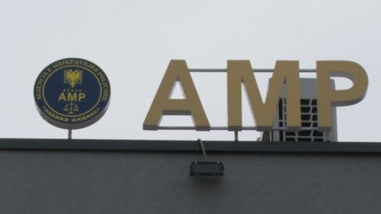 kultivonte lende narkotike dhe mbante arme pa leje vihet ne pranga polici shpallet ne kerkim i vellai 68eab303d7492