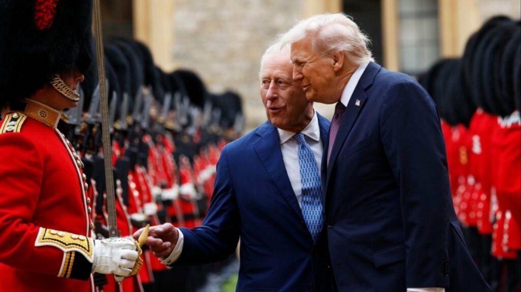 kundershtoi kerkesen e trump per ti dhuruar shpaten e eisenhower mbretit charles jep doreheqjen drejtori i muzeut 68df9c86bbb2a