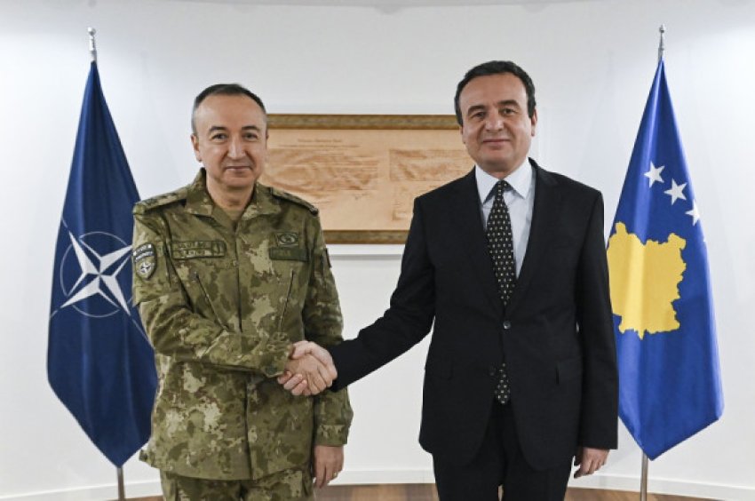 kurti takon komandantin e kfor it gjeneral major ozkan ulutash flasin per sitauen e sigurise 68e64d62a7cfe