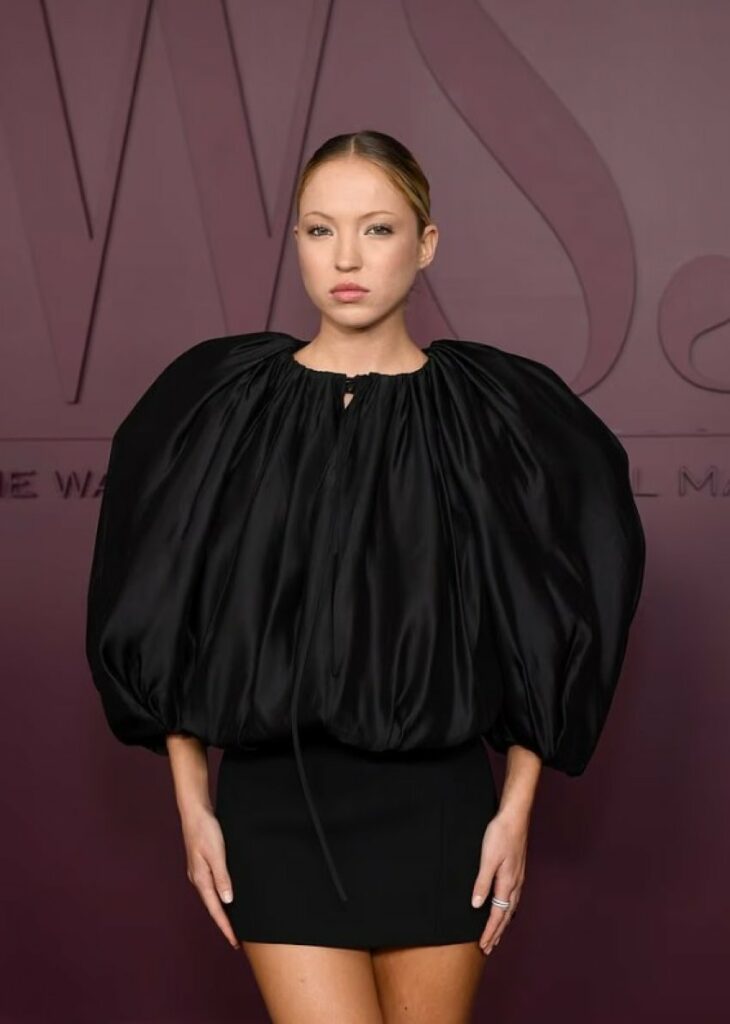 Lila Moss shkëlqen në New York me një pamje mahnitëse në ndarjen e çmimeve të WSJ Innovator Awards 2 lila moss shkelqen ne new york me nje pamje mahnitese ne ndarjen e cmimeve te wsj innovator awards 69033b54a65f6