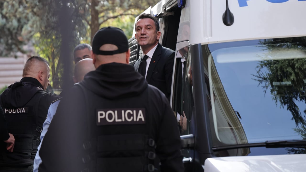 live kushtetuesja shqyrton sot shkarkimin e erion veliajt si kryebashkiak nga qeveria rrezohet kerkesa e begajt per moskompetence 6904a0853115a