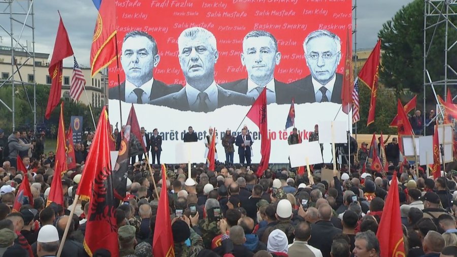 Mbyllet tubimi në Tiranë, mijëra shqiptarë në mbështetje të UÇK-së 3 mbyllet tubimi ne tirane mijera shqiptare ne mbeshtetje te uck se 68f28513a1922