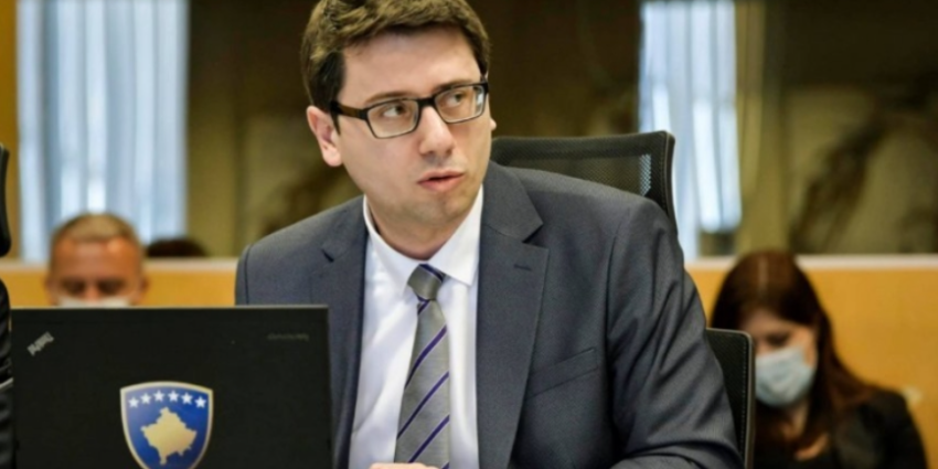 Murati i reagon Ramës: Keqmenaxhimi juaj ka sjellë shumicën e ndërmarrjeve para kolapsit 3 murati i reagon rames keqmenaxhimi juaj ka sjelle shumicen e ndermarrjeve para kolapsit 68ff61d463882