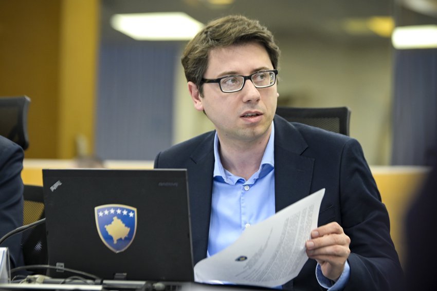 Murati: PDK, LDK e AAK duan ta përmbysin rezultatin e 9 shkurtit 3 murati pdk ldk e aak duan ta permbysin rezultatin e 9 shkurtit 68e0eb4269a8f