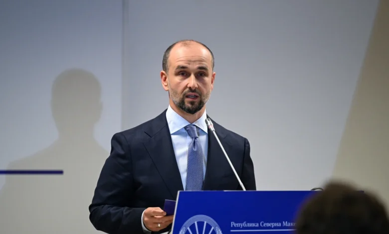 Murtezani: Mickoski është i vendosur ta zgjidhë shpejt problemin me Bullgarinë, viti i ri sjell negociata të reja 5 murtezani mickoski eshte i vendosur ta zgjidhe shpejt problemin me bullgarine viti i ri sjell negociata te reja 68de8db7bb28a