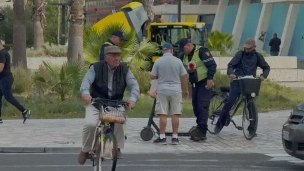 Ndalimi i përkohëshëm i monopatinave elektrike, pas vendimit Vlora nis bllokimin e lëvizjeve të këtyre mjeteve 3 ndalimi i perkoheshem i monopatinave elektrike pas vendimit vlora nis bllokimin e levizjeve te ketyre mjeteve 68ece583a3d8b