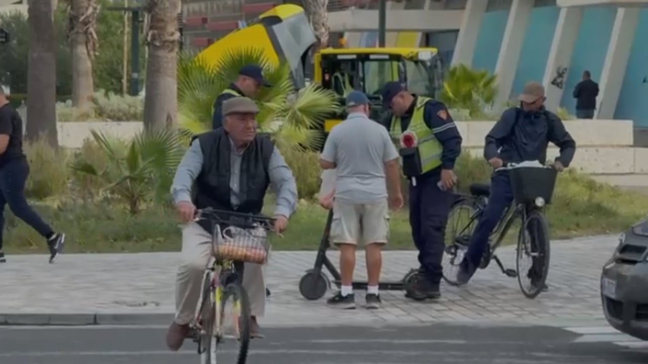 Ndalimi i përkohëshëm i monopatinave elektrike, pas vendimit Vlora nis bllokimin e lëvizjeve të këtyre mjeteve 1 ndalimi i perkoheshem i monopatinave elektrike pas vendimit vlora nis bllokimin e levizjeve te ketyre mjeteve 68ece583a3d8b