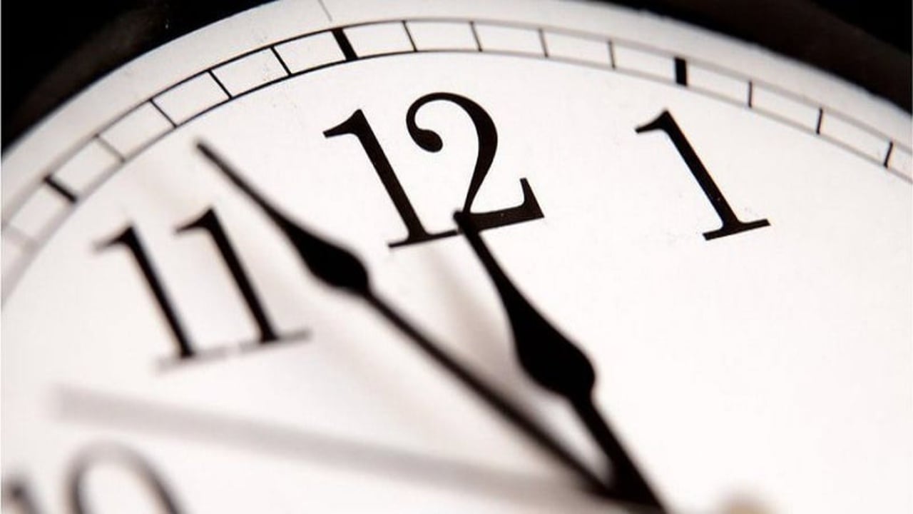 nga e diela e 26 tetorit nderron ora akrepat jane kthyer 60 minuta pas 68fdd0c806470