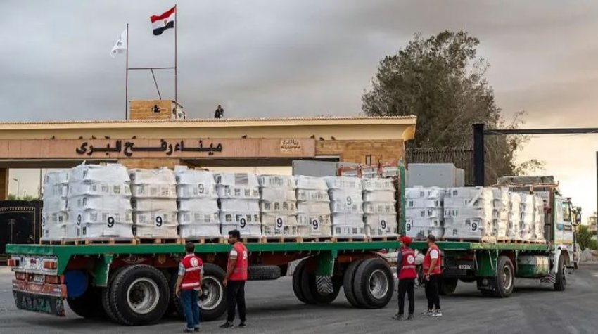 Nga kufiri me Egjiptin, kamionë me ndihma kalojnë në Gaza 2 nga kufiri me egjiptin kamione me ndihma kalojne ne gaza 68eb5c39e51e9