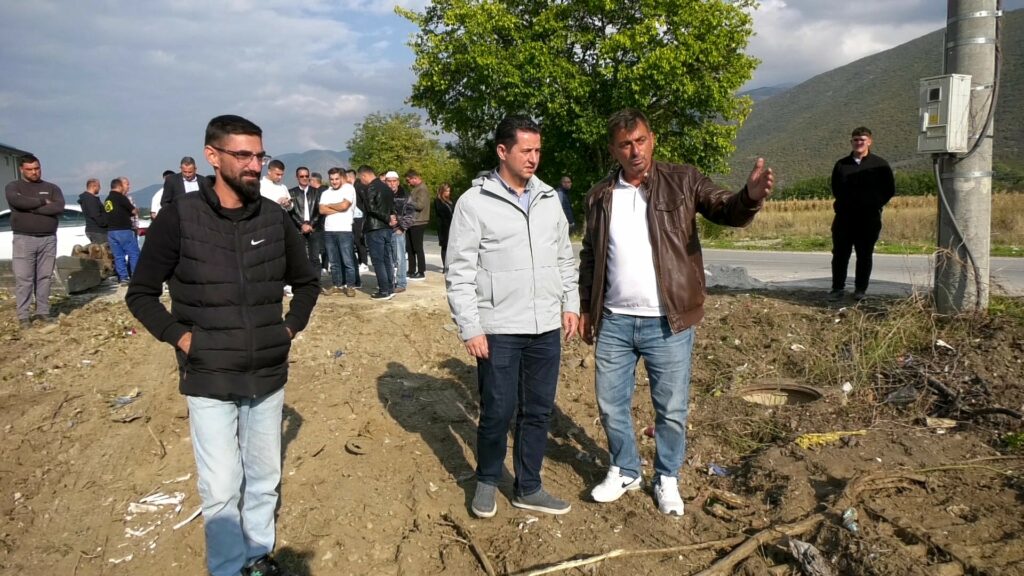 Nisi ndërtimi i rrugës së re që lidh Çajlën, Forinën dhe Çegranin me Gostivarin – Kryetari Limani: Investim historik për zhvillimin e zonës 2 nisi ndertimi i rruges se re qe lidh cajlen forinen dhe cegranin me gostivarin kryetari limani investim historik per zhvillimin e zones 68efbe514ed5a